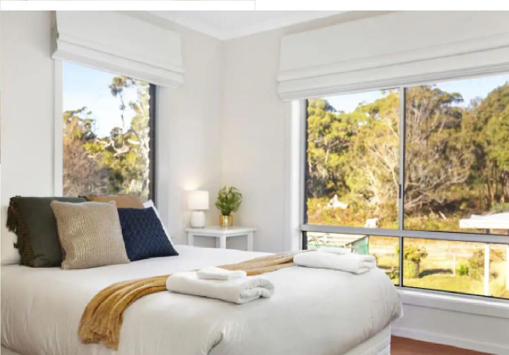 Seaside Serenity 1 Room