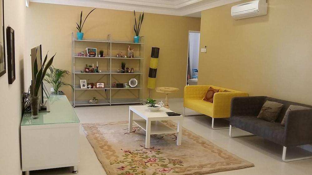 فاميلي سويت ديسا تيبراو جوهور باهرو