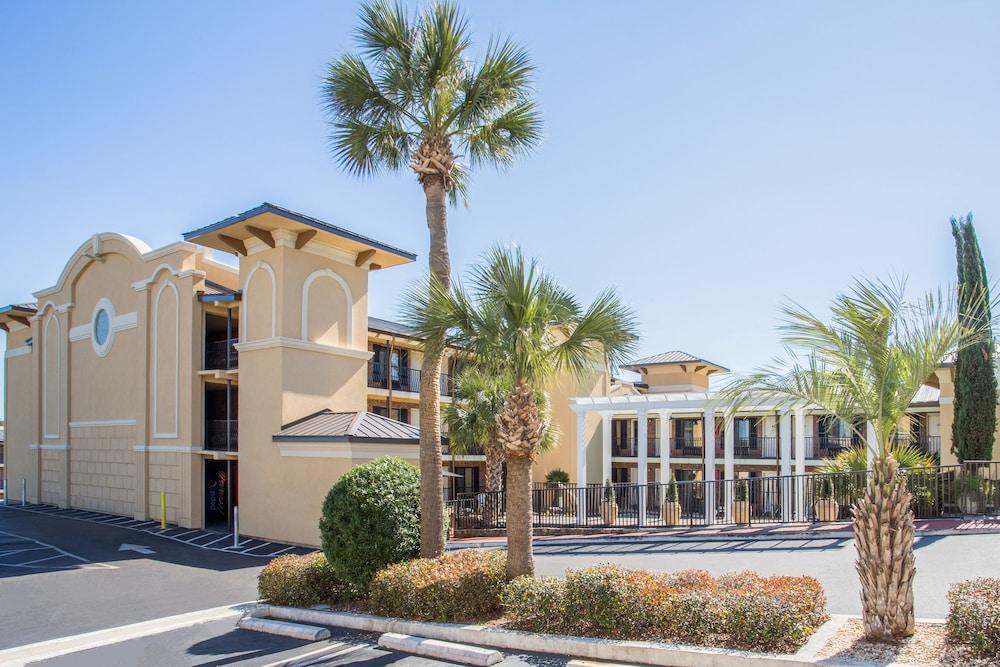 دايز إن باي ويندام بينساكولا - هيستوريك داونتاون المنطقة الخارجية