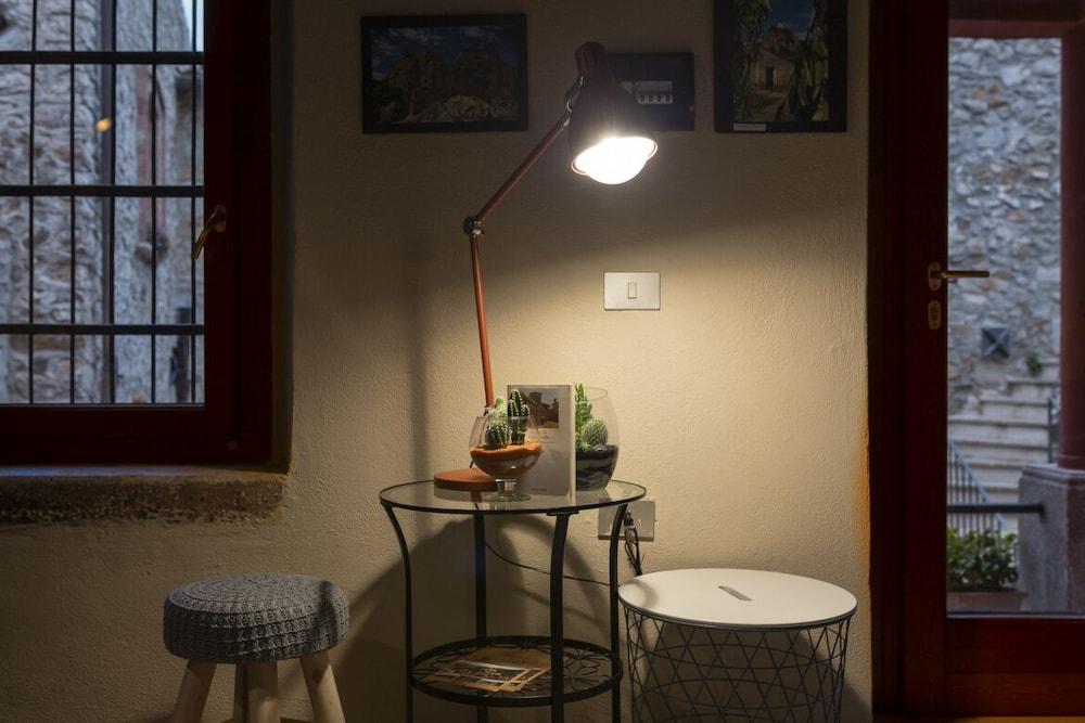 Albergo Diffuso Quaglietta Lobby Sitting Area