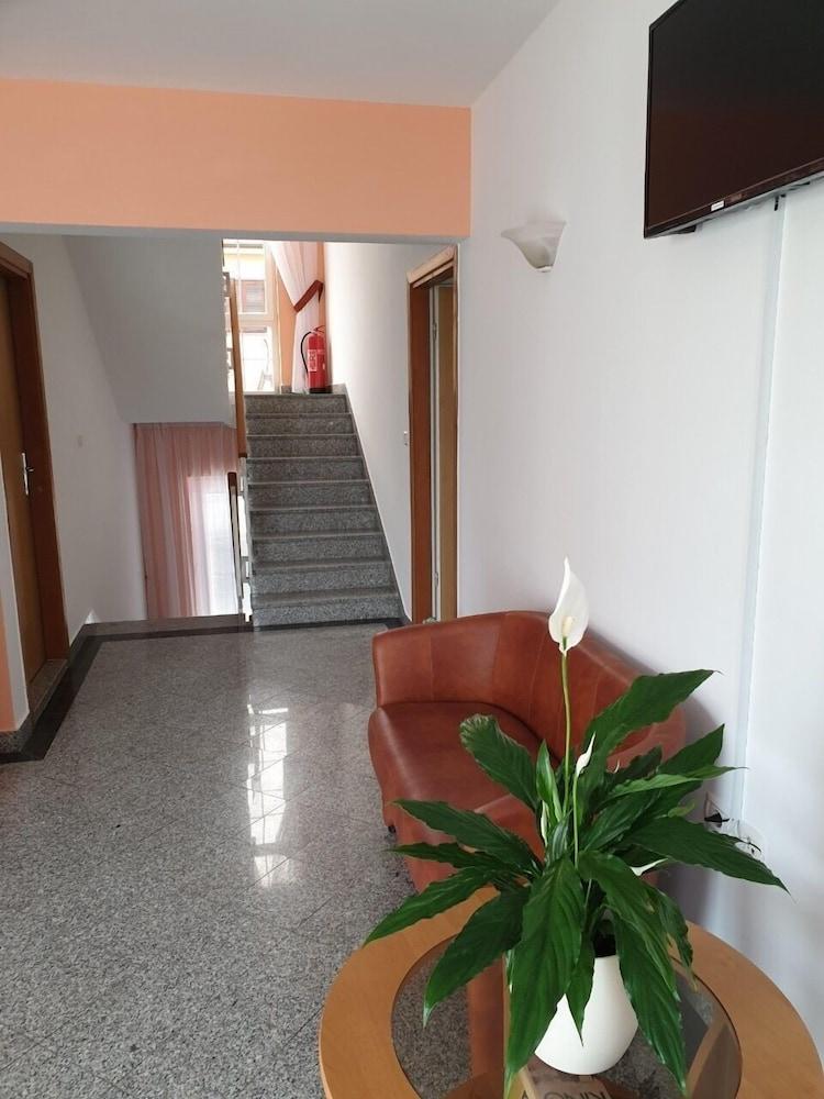 بانوليجا ريزيدنس داخلي