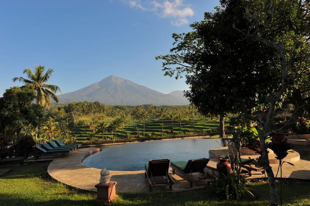 إدجين ريزورت آند فيلاز