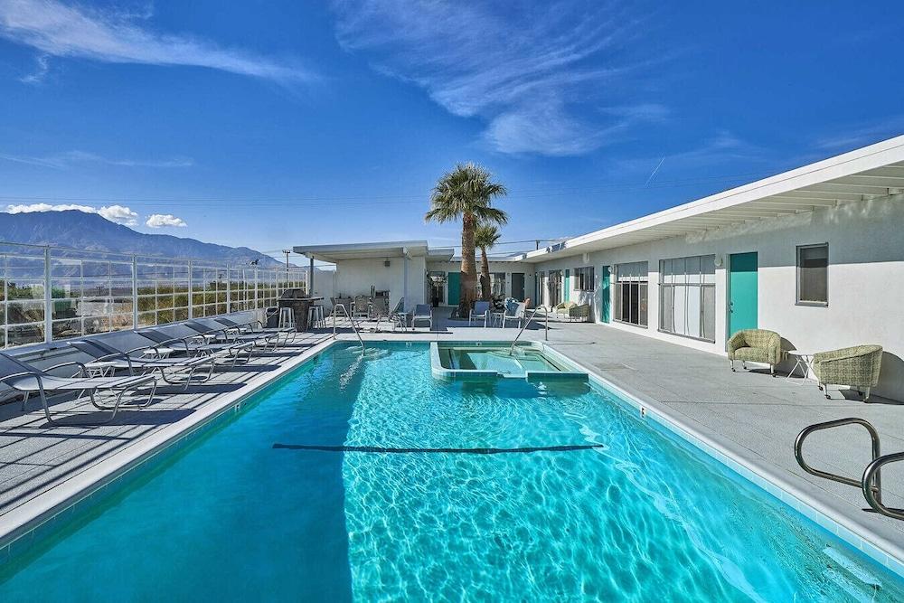 سيجووتر سبرينجز - لبالغي فقط