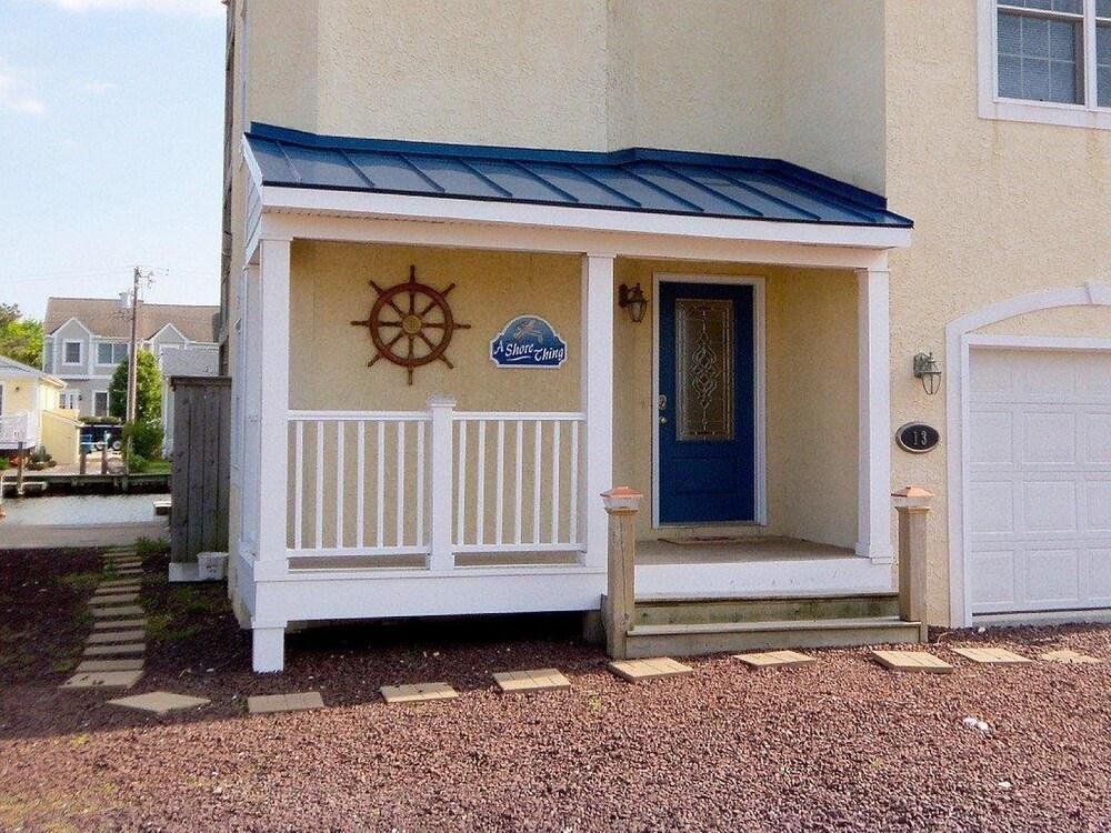 إيه شور ثينج باي لونج آند فوستر المنطقة الخارجية