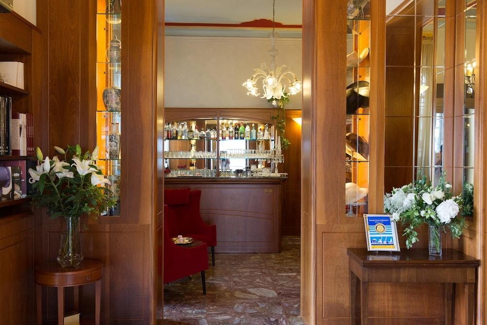 ديبيندينسا هوتل لوندرا الفندق من الداخل