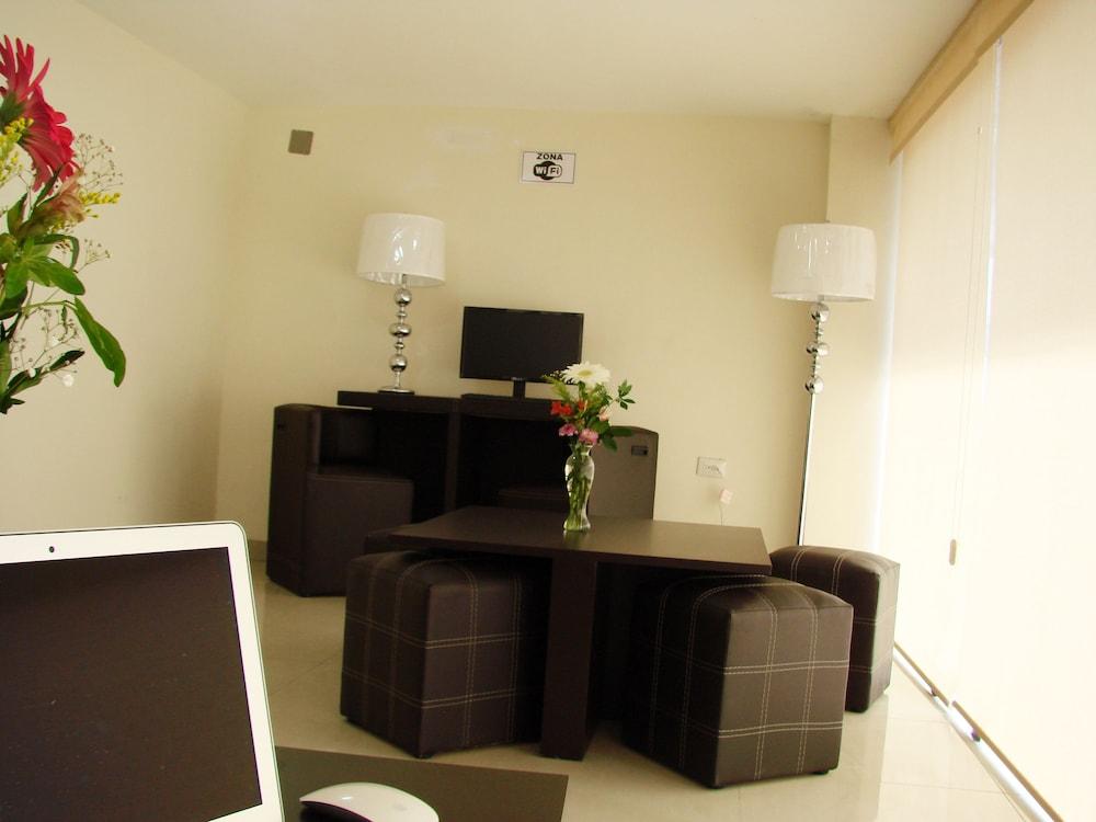 أوتل إن بلاسا ديل آنخيل تشيواوا منطقة الانتظار في الردهة