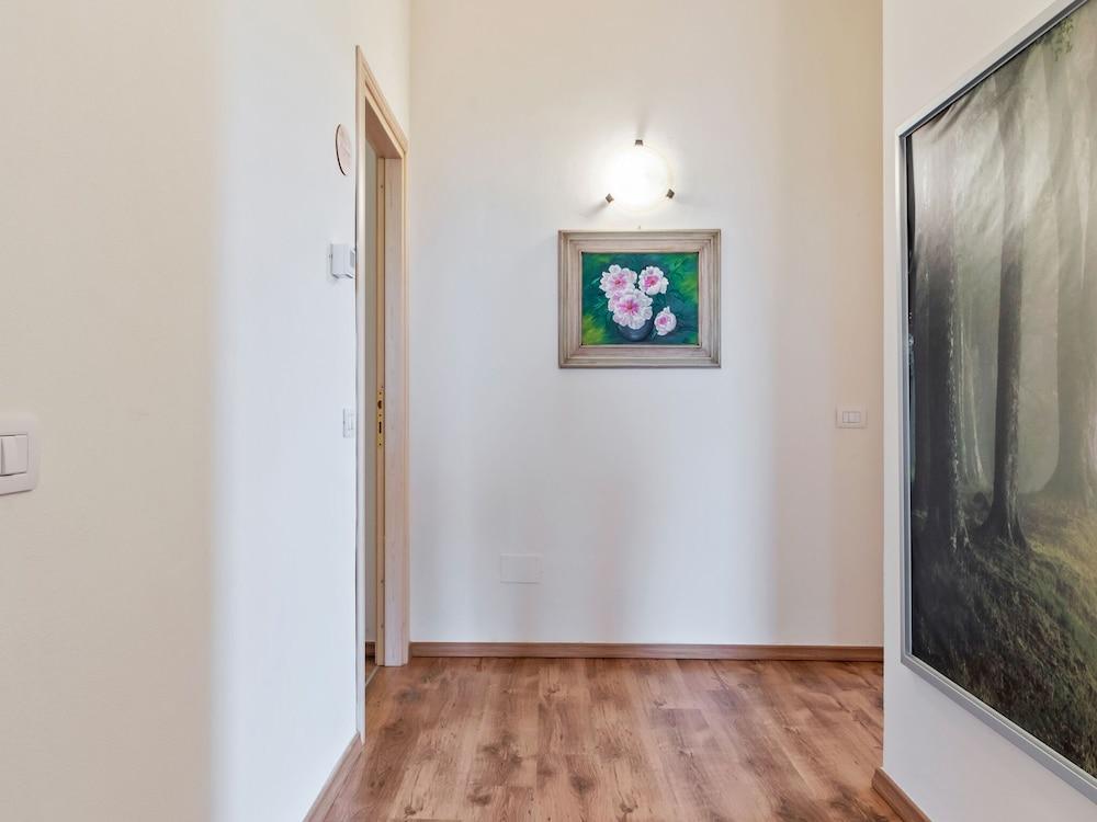 Exotic Villa in Sinalunga With Swimming Pool Room