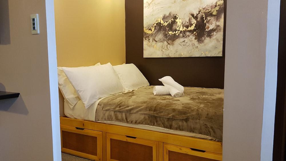 ذا بيك تاور إن هارت أوف ماكاتي سي بي دي غرفة