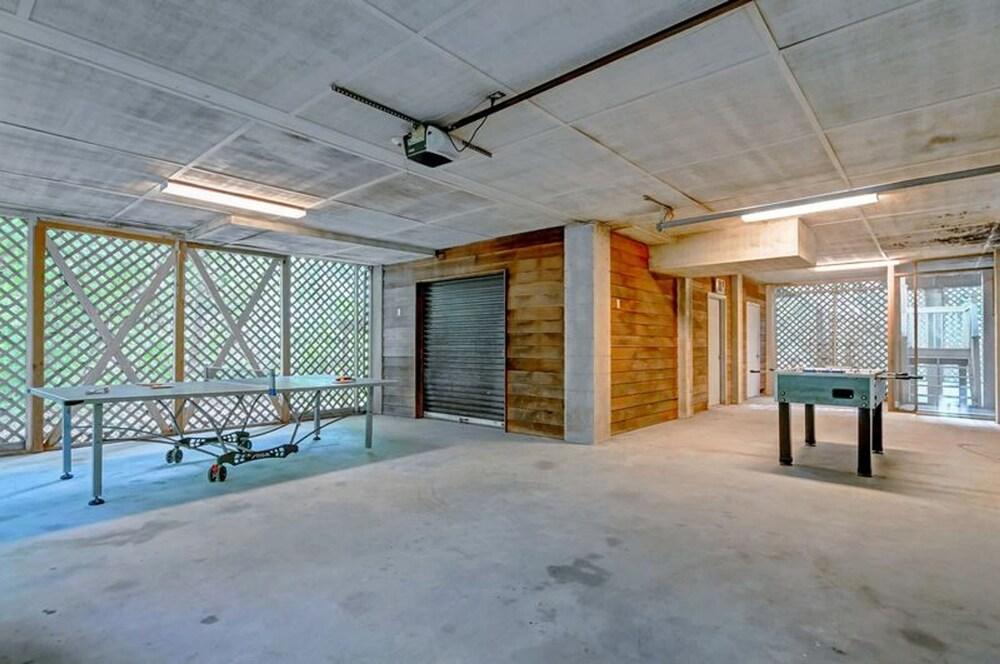 Emerald Escape by Five Star Properties Interior
