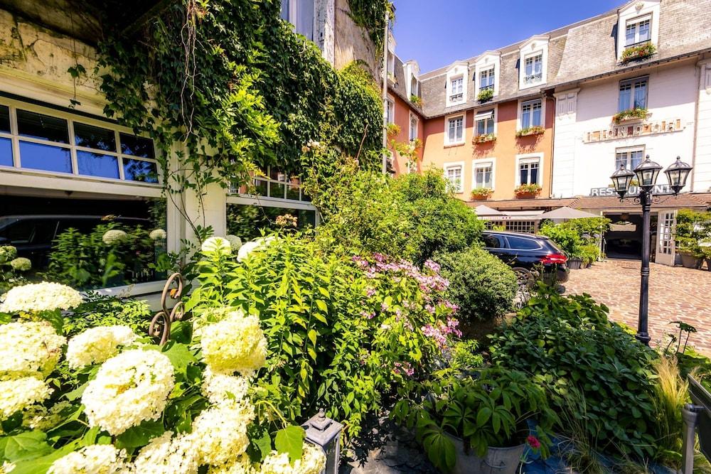 هوتل لو ليون دور إي ريستورانت لا تابل دو ليون المنطقة الخارجية