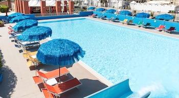 بوبوبا إلفيلاجيو حمام سباحة مكشوف