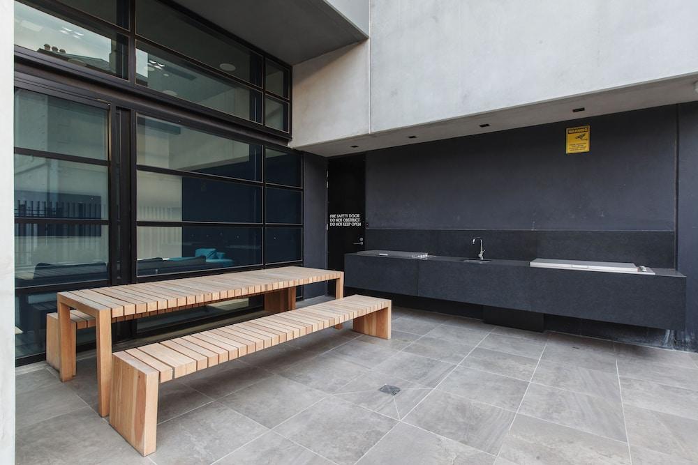 Ocean Views St Kilda Apartment by Ready Set Host BBQ/Picnic Area