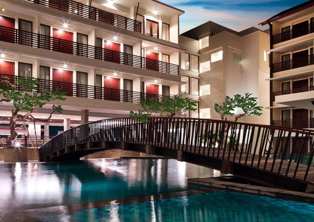 صن أيلاند هوتل آند سبا كوتا حمام سباحة مكشوف