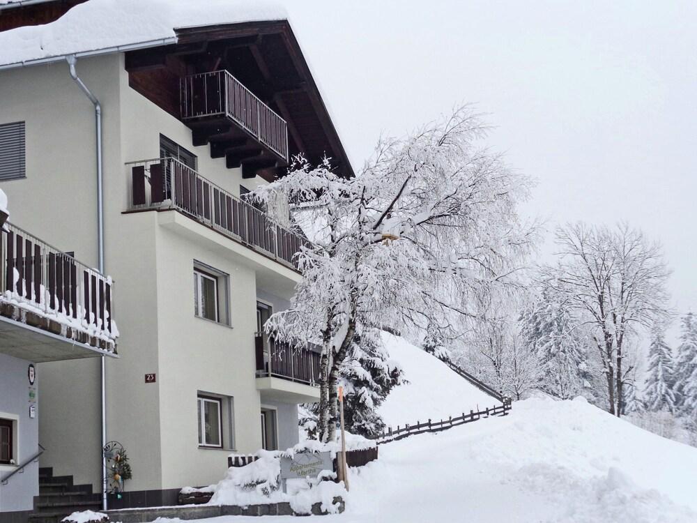 تشارمينج أبارتمنت إن ماتري إن أوستتيرول ويذ إنفريريد ساونا المنطقة الخارجية