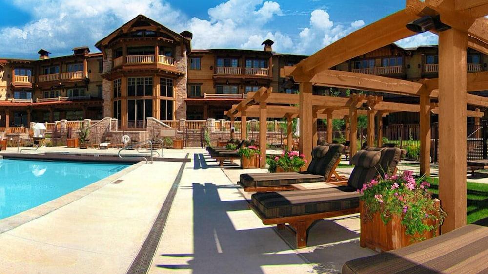 هوتل بارك سيتي، أوتوجراف كوليكشن زحليقة مائية