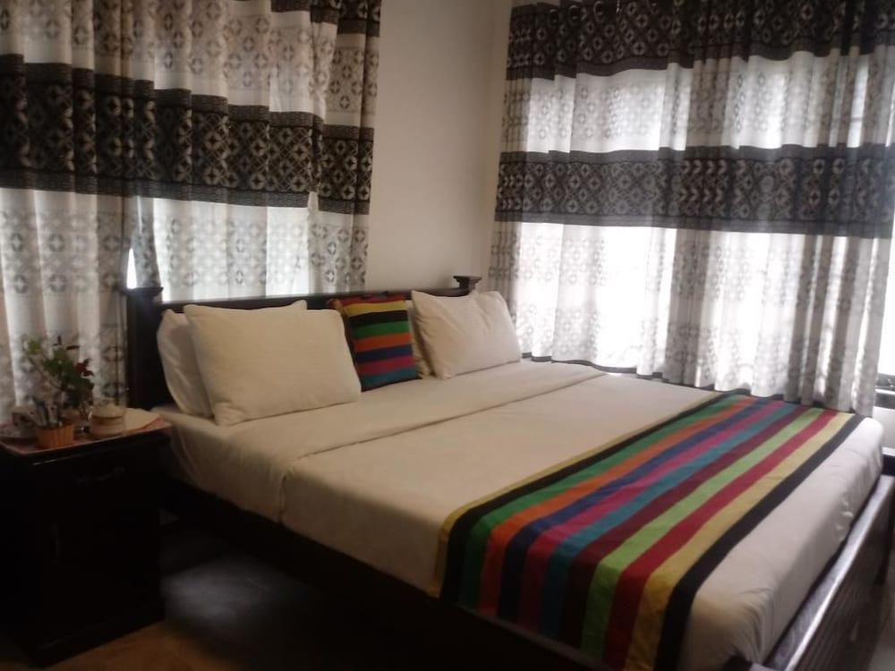 Yoho Jai Bangalow Room