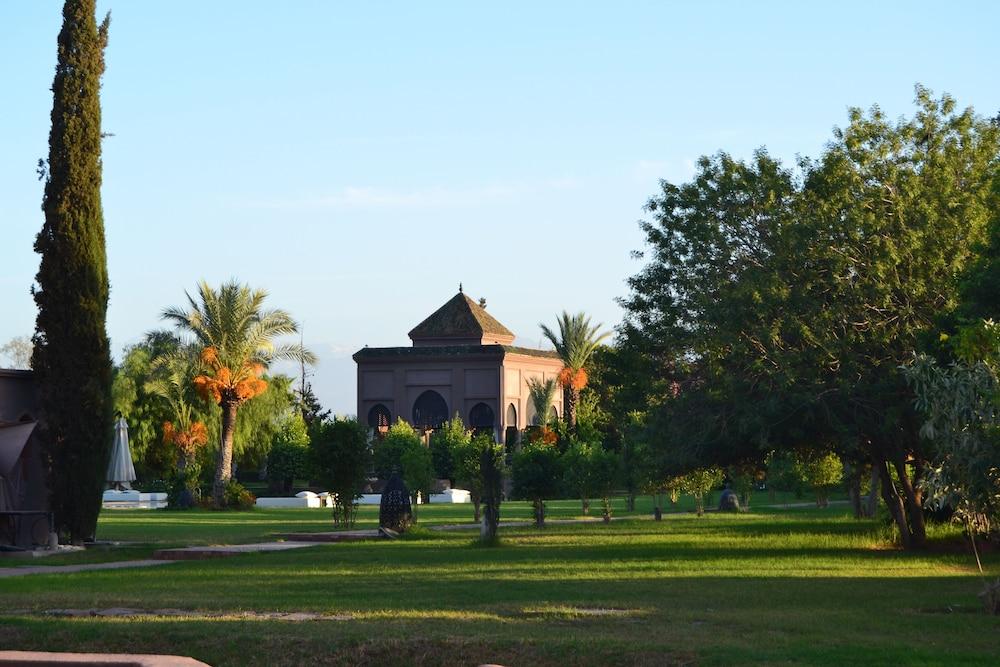 ياليه كليمينتينا آند سبا المنطقة المحيطة بالمنشأة