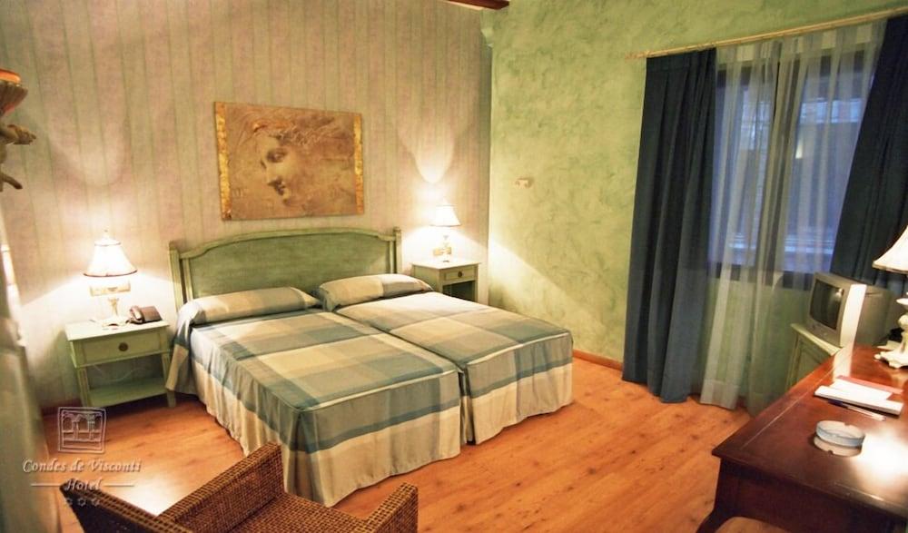 Condes de Visconti Room
