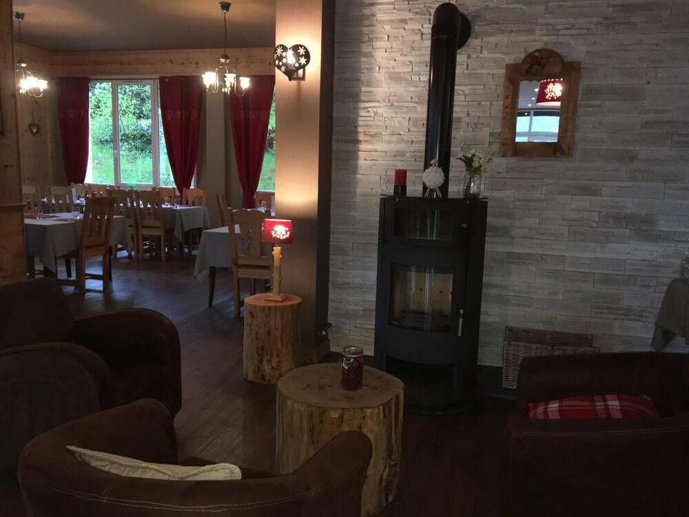 L’Annexe by La Réserve Lobby Lounge