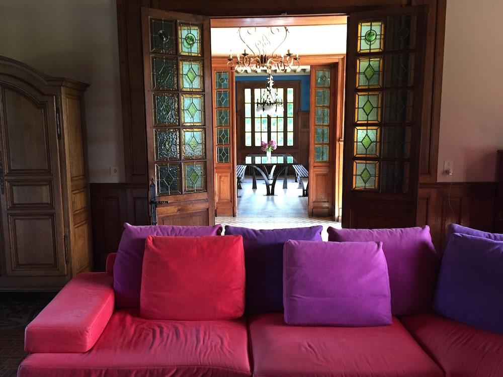 لو كلو ديه بومييه داخل الفندق