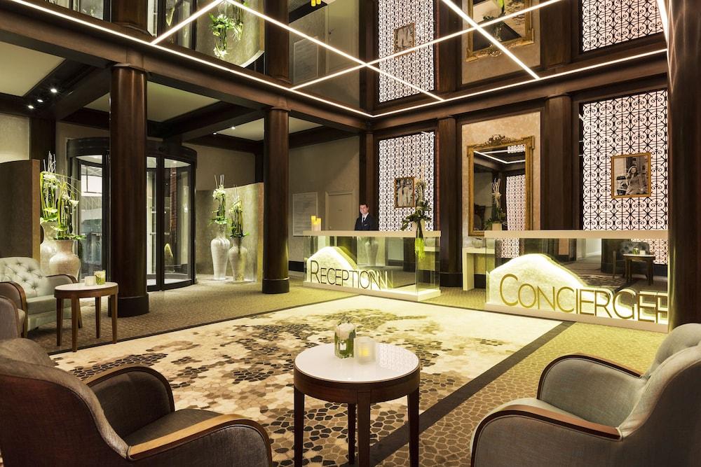 أوتل باريير لو رويال لا بول منطقة الانتظار في الردهة