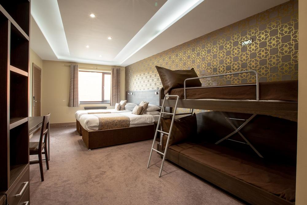 Grainger Apartments Room