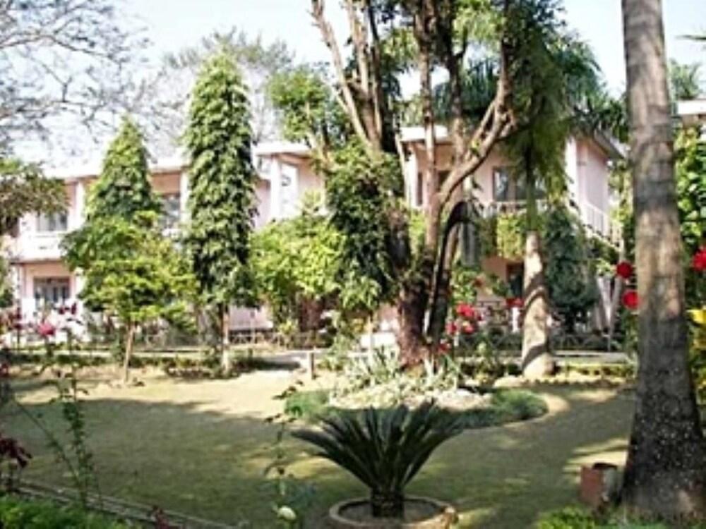 رهينو لودج آند هوتل المنطقة المحيطة بالمنشأة