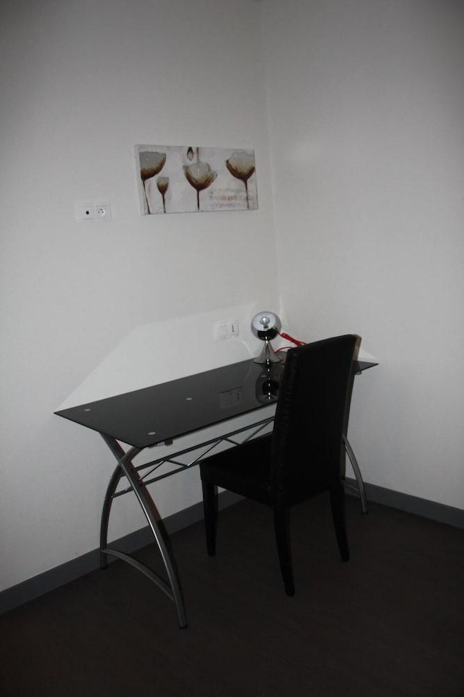 Résidence d'Artagnan Room