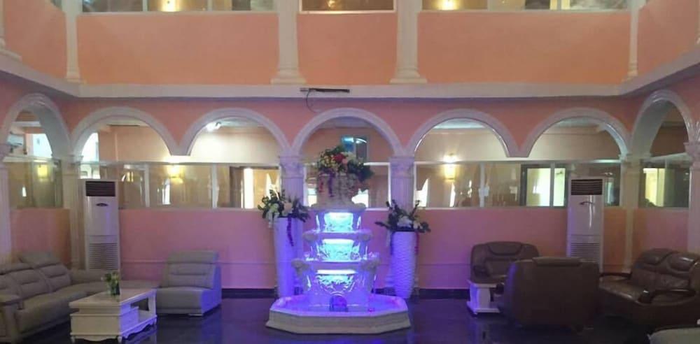 Executive Inn Lobby