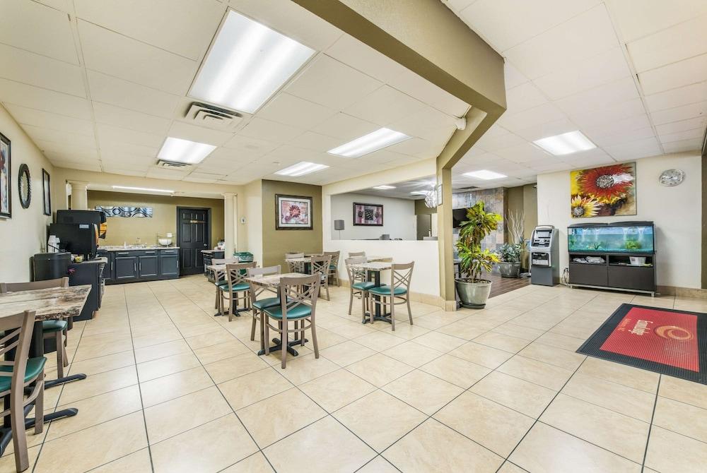 إكونو لودج ساليسبوري ساوث الردهة