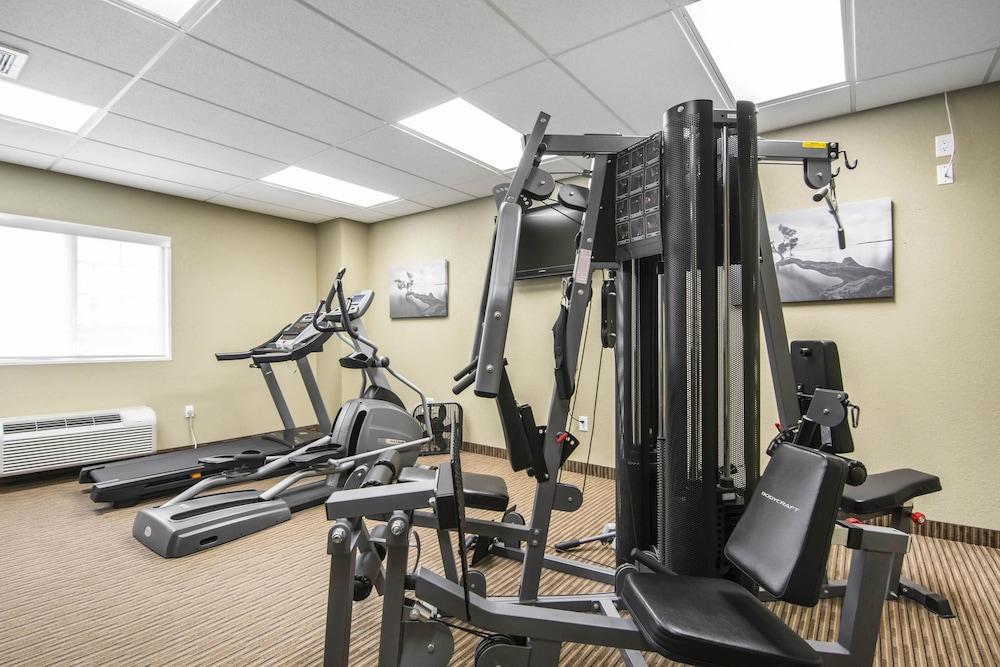 Quality Inn & Suites Thompson Gym