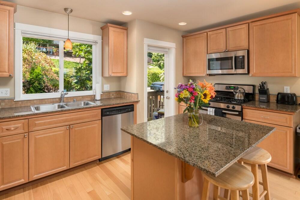 سياتل فاكيشن هوم: لايفز إيه بيتش داخلي