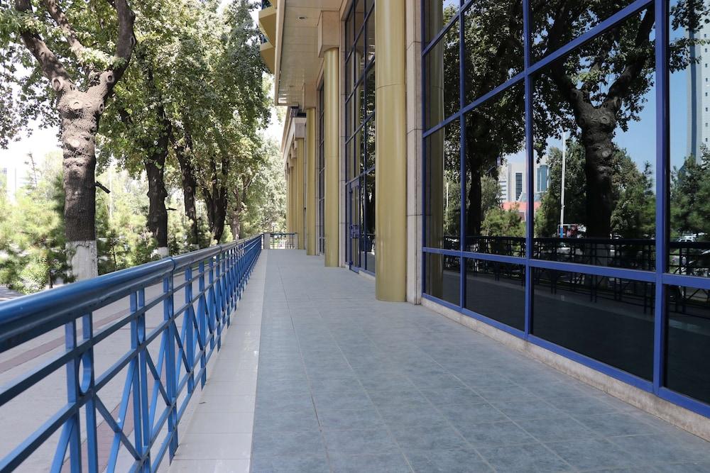 Radisson Blu Hotel, Tashkent Exterior