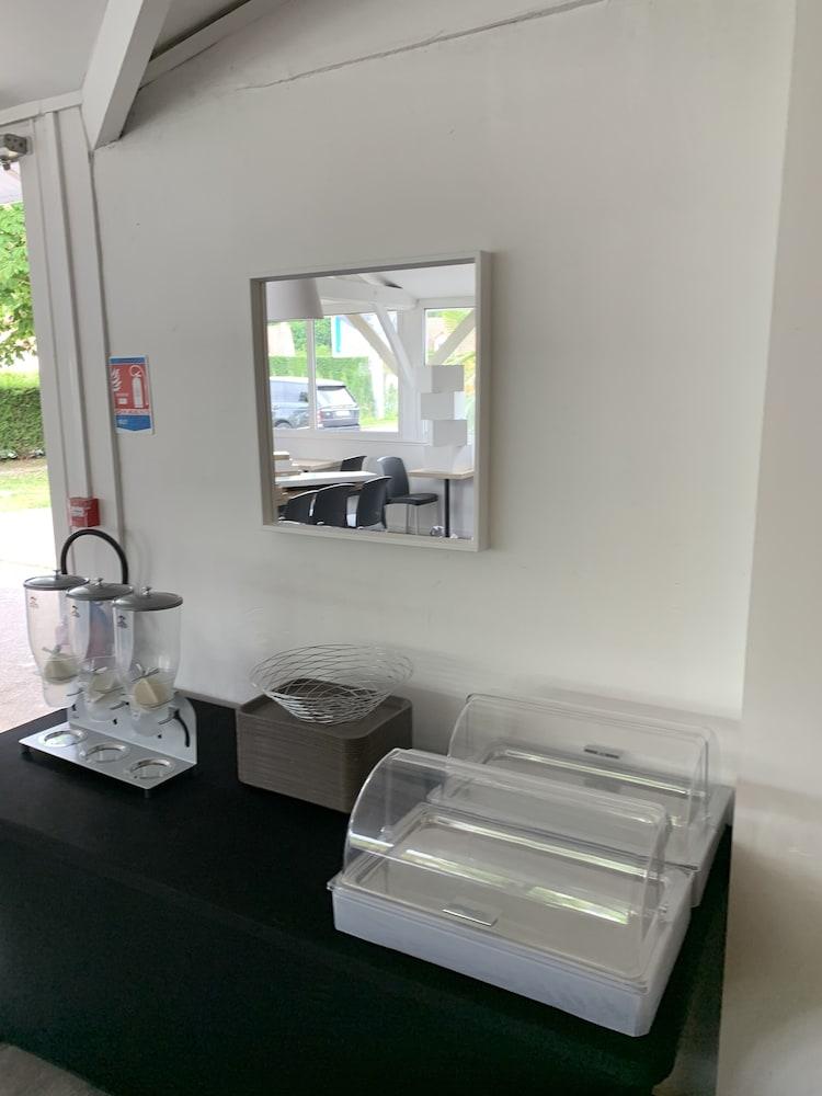 بادجيت هوتل - ميلن سود داماري ليه ليس منطقة الاستقبال