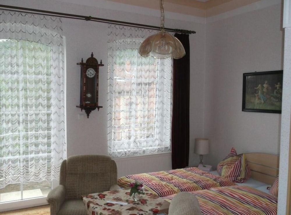 بنزيون آند فيرينفونونج كريستينا كيليان غرفة