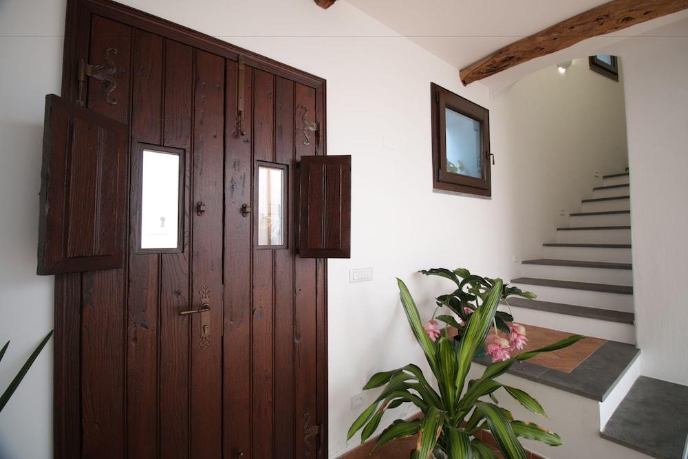 Ghivine Albergo Diffuso Interior Detail
