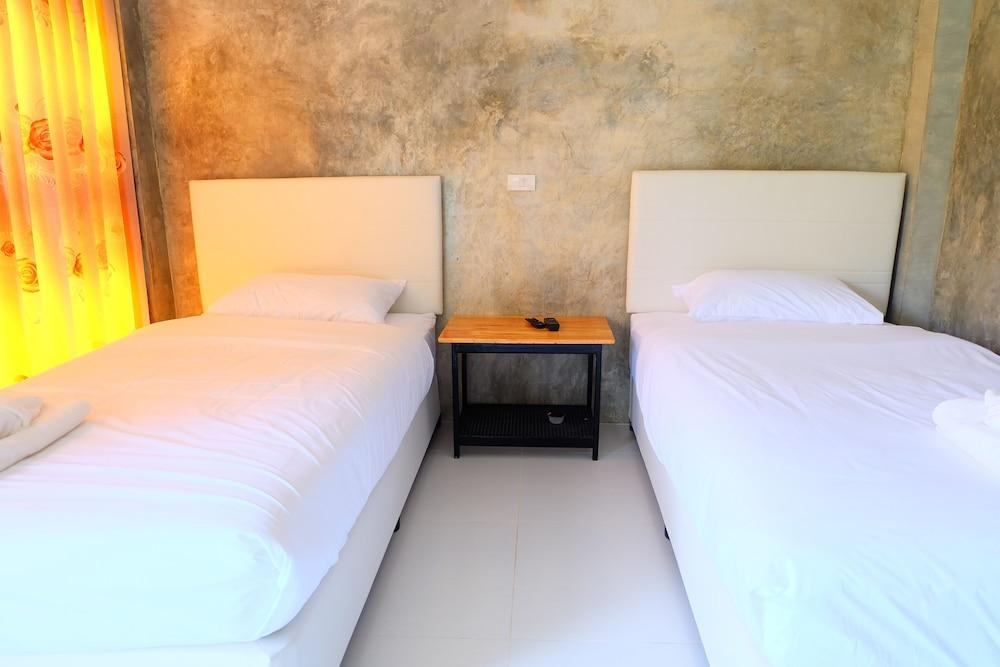 T Table Inthanon Room