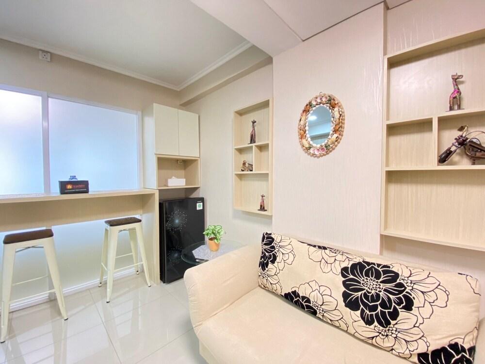 Brand New Lux and Glam 1BR Gateway Pasteur Apartment Featured Image