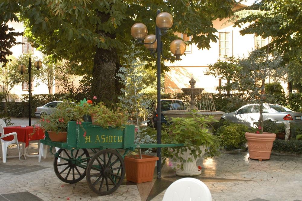 أستوريا هوتل أند نينفيا سبا المنطقة المحيطة بالمنشأة