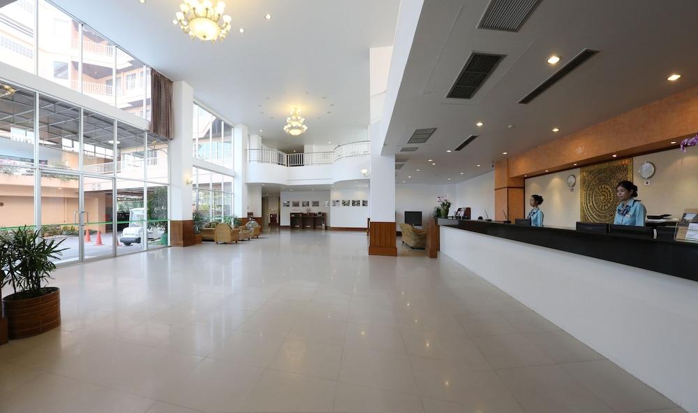 J - Town Serviced Apartments Interior Entrance