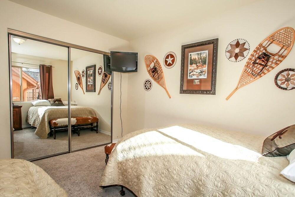 تيمبر وولف دين 1641 باي بيج بير فاكيشنز غرفة