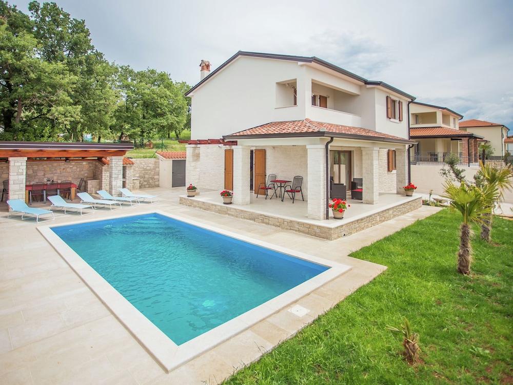 Beautiful Cottage in Kastelir With Private Pool Exterior