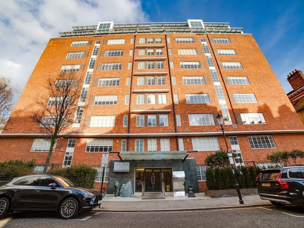 جرايس فول ستوديو إن لندن نير تشورتشيل وار رومز المنطقة الخارجية