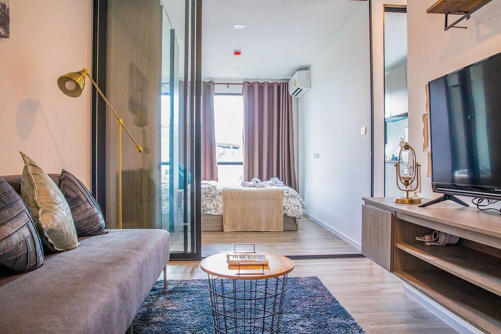 Apartment 450m from BTS with Sky Pool - bkbloft8