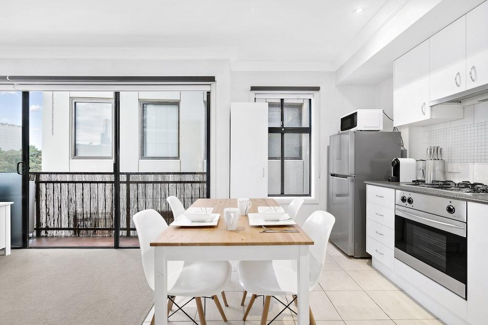 SIENNA, 1BDR South Melbourne Apartment
