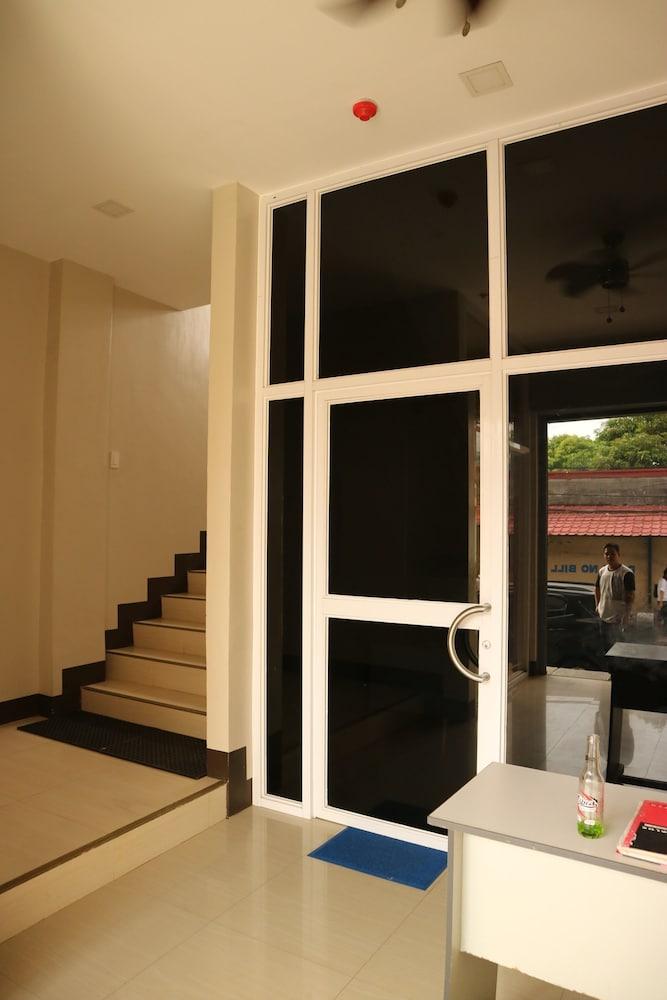 Gateway 21 Hotel and Dormitel Interior Entrance
