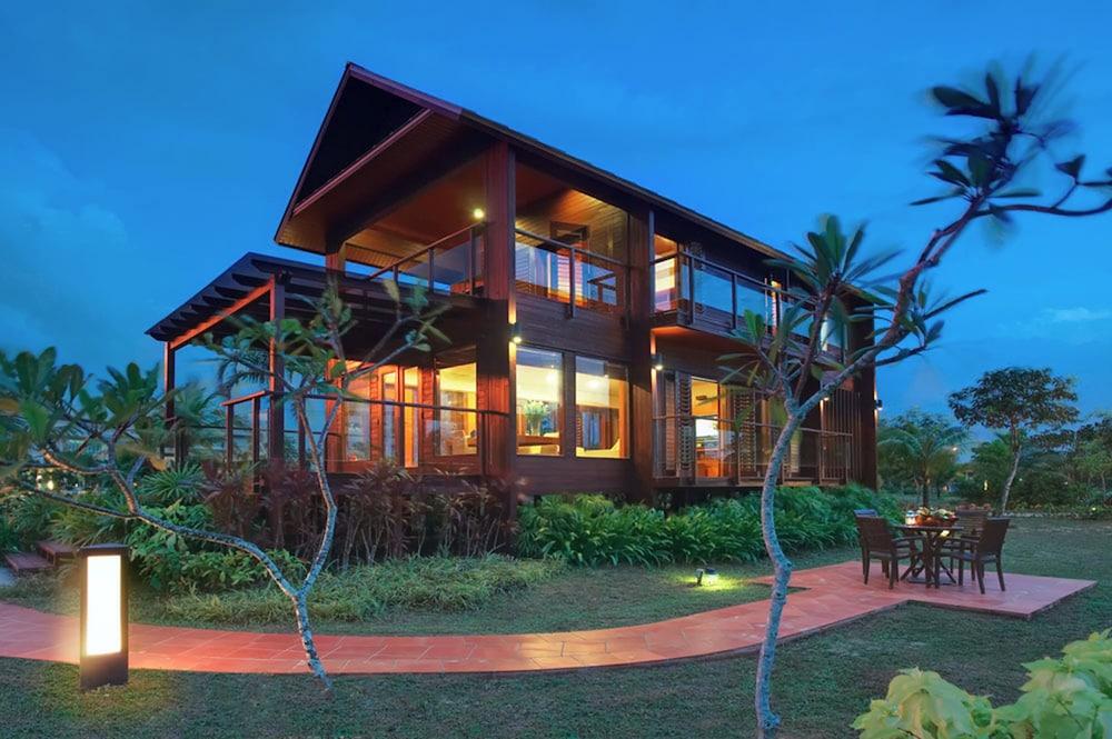 Duyong Marina & Resort Exterior detail