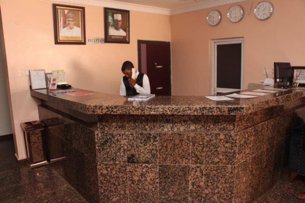 EdgeDrive Hotels Reception
