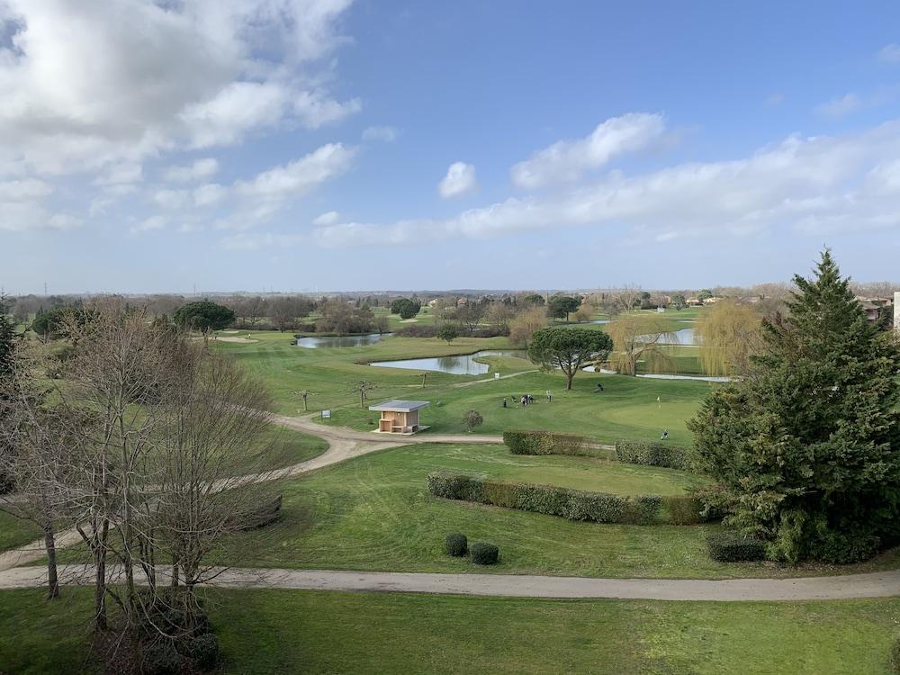 ميركيور تولاوز آيروبورت جولف دي سيليه المنطقة الخارجية