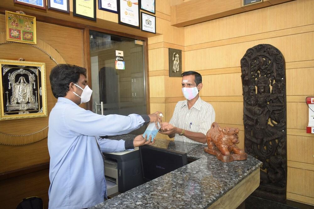 Hotel Tamizh Park Lobby